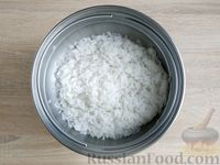 Фото приготовления рецепта: Рис с кальмарами и яйцом - шаг №4