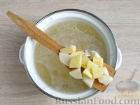 Фото приготовления рецепта: Суп с сырными рулетиками - шаг №10