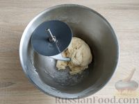 Фото приготовления рецепта: Картофельная фокачча с помидорами - шаг №8