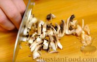 Фото приготовления рецепта: Куриный рулет с грибами и сыром - шаг №6