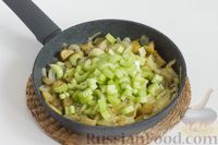 Фото приготовления рецепта: Суп-пюре из нута, с помидорами и сельдереем - шаг №9