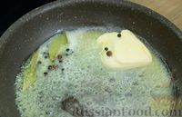 Фото приготовления рецепта: Нежный хек в луковом соусе - шаг №4
