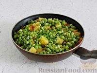 Фото приготовления рецепта: Овощное рагу с зелёным горошком - шаг №7