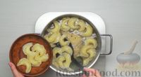 Фото приготовления рецепта: Вареники с картошкой и жареным луком - шаг №16