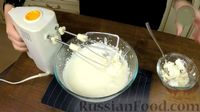 Фото приготовления рецепта: Творожные капкейки с кремом из маскарпоне - шаг №12