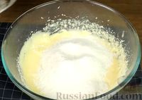 Фото приготовления рецепта: Творожные капкейки с кремом из маскарпоне - шаг №7