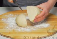 Фото приготовления рецепта: Вареники с картошкой и жареным луком - шаг №11