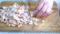 Фото приготовления рецепта: Фаршированный перец с курицей, грибами и булгуром, запечённый  в духовке - шаг №4