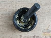 Фото приготовления рецепта: Скумбрия, запечённая с луком (в рукаве) - шаг №9