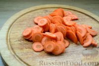 Фото приготовления рецепта: Суп с куриными кнелями, морковью  и шампиньонами - шаг №4