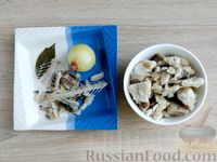 Фото приготовления рецепта: Рыбный суп из минтая с картофелем - шаг №10
