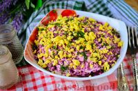 Фото к рецепту: Салат со свёклой, капустой и шпротами