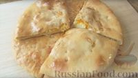Фото приготовления рецепта: Насджин (осетинский пирог с тыквой и сыром) - шаг №16