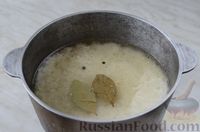 Фото приготовления рецепта: Утка, запечённая с квашеной капустой и рисом - шаг №7