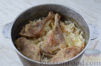 Фото приготовления рецепта: Утка, запечённая с квашеной капустой и рисом - шаг №9