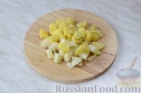 Фото приготовления рецепта: Салат «Минский» с картофелем, грибами и квашеной капустой - шаг №7
