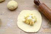 Фото приготовления рецепта: Творожные пирожки с яблоками (в мультиварке) - шаг №12