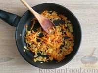 Фото приготовления рецепта: Куриный суп со щавелем, картофелем и рисом - шаг №13