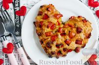 Фото к рецепту: Запеканка "Сердце" из фарша, с грибами и сыром