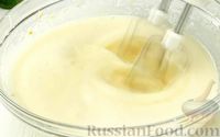 Фото приготовления рецепта: Апельсиновый кекс под сладким соусом - шаг №3