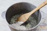 Фото приготовления рецепта: Капустняк с фасолью и колбасками - шаг №5