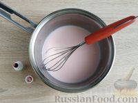 Фото приготовления рецепта: Розовый горячий шоколад - шаг №5