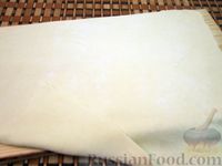 Фото приготовления рецепта: Закуска "Сердечки" с колбасой, сыром и помидорами - шаг №9