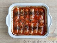 Фото приготовления рецепта: Салака, запеченная в томатном соке - шаг №9
