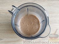 Фото приготовления рецепта: Молочный коктейль с бананом и шоколадом - шаг №9