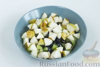 Фото приготовления рецепта: Фруктовый салат с яблоками, грушами и киви - шаг №4