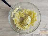 Фото приготовления рецепта: Картофельные блины с зеленью - шаг №5
