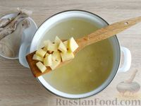 Фото приготовления рецепта: Куриный суп с клёцками - шаг №5