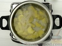 Фото приготовления рецепта: Рыбный суп из консервов - шаг №8