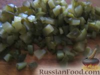Фото приготовления рецепта: Салат с колбасой "Необычный" - шаг №4