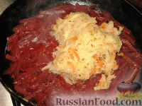 Фото приготовления рецепта: Сибирский борщ с фрикадельками - шаг №3