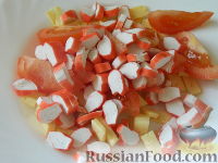 Фото приготовления рецепта: Салат из крабовых палочек "Кайфовый" - шаг №5