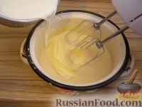 Фото приготовления рецепта: Масляно-заварной крем - шаг №5