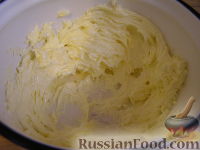 Фото приготовления рецепта: Масляно-заварной крем - шаг №7