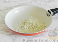 Фото приготовления рецепта: Паста со шпинатом и зелёным горошком - шаг №5