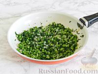 Фото приготовления рецепта: Паста со шпинатом и зелёным горошком - шаг №7