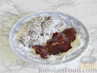 Фото приготовления рецепта: Тушеная печень в чесночно-ореховом соусе - шаг №2