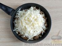 Фото приготовления рецепта: Тушёная капуста с фаршем и рисом - шаг №7