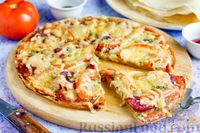 Фото к рецепту: Блинная пицца с колбасой и помидорами