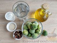 Фото приготовления рецепта: Жареная брюссельская капуста с орехами и кунжутом - шаг №1