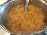 Фото приготовления рецепта: Луковый суп на курином бульоне с гренками - шаг №11