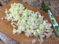 Фото приготовления рецепта: Тушеная картошка с оливками и шпинатом - шаг №2