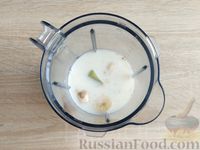 Фото приготовления рецепта: Молочный коктейль с фруктами, медом и имбирём - шаг №5