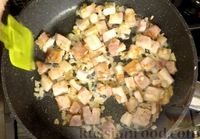Фото приготовления рецепта: Ажурные блинчики-мешочки с начинкой из картофеля и бекона - шаг №12