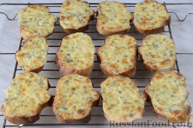 Гренки со сливочным сыром в духовке – пошаговый рецепт приготовления с фото