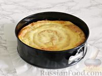Фото приготовления рецепта: Блинный пирог "Улитка" с курицей, грибами и сыром - шаг №12